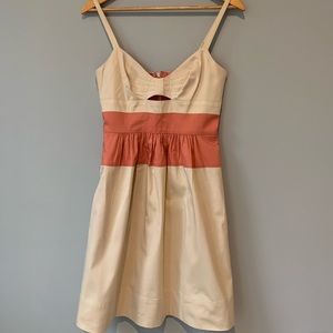 Jessica Simpson peel a book dress